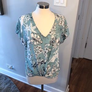 West Kei V-Neck blouse